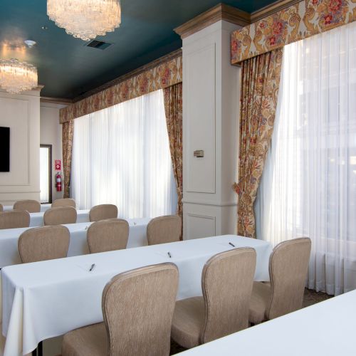 Mayflower Park Hotel