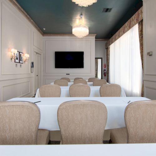 Mayflower Park Hotel